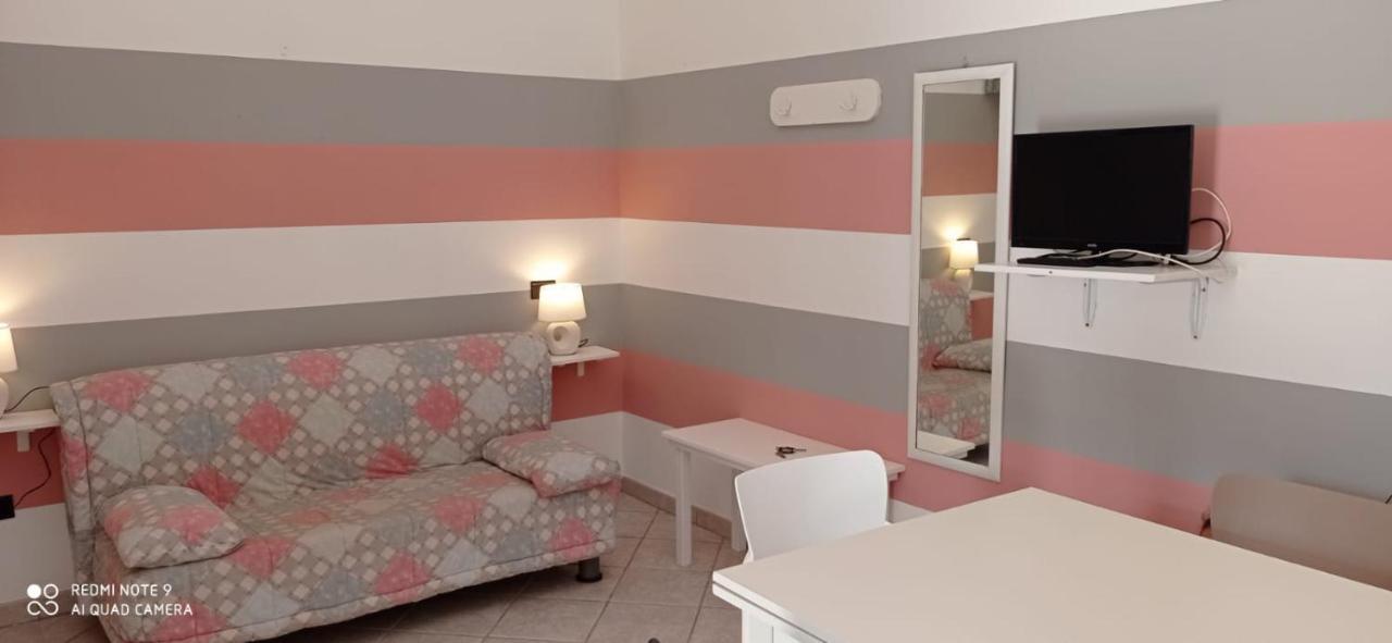Ferienwohnung Corte Nel Borgo Minervino di Lecce Exterior foto
