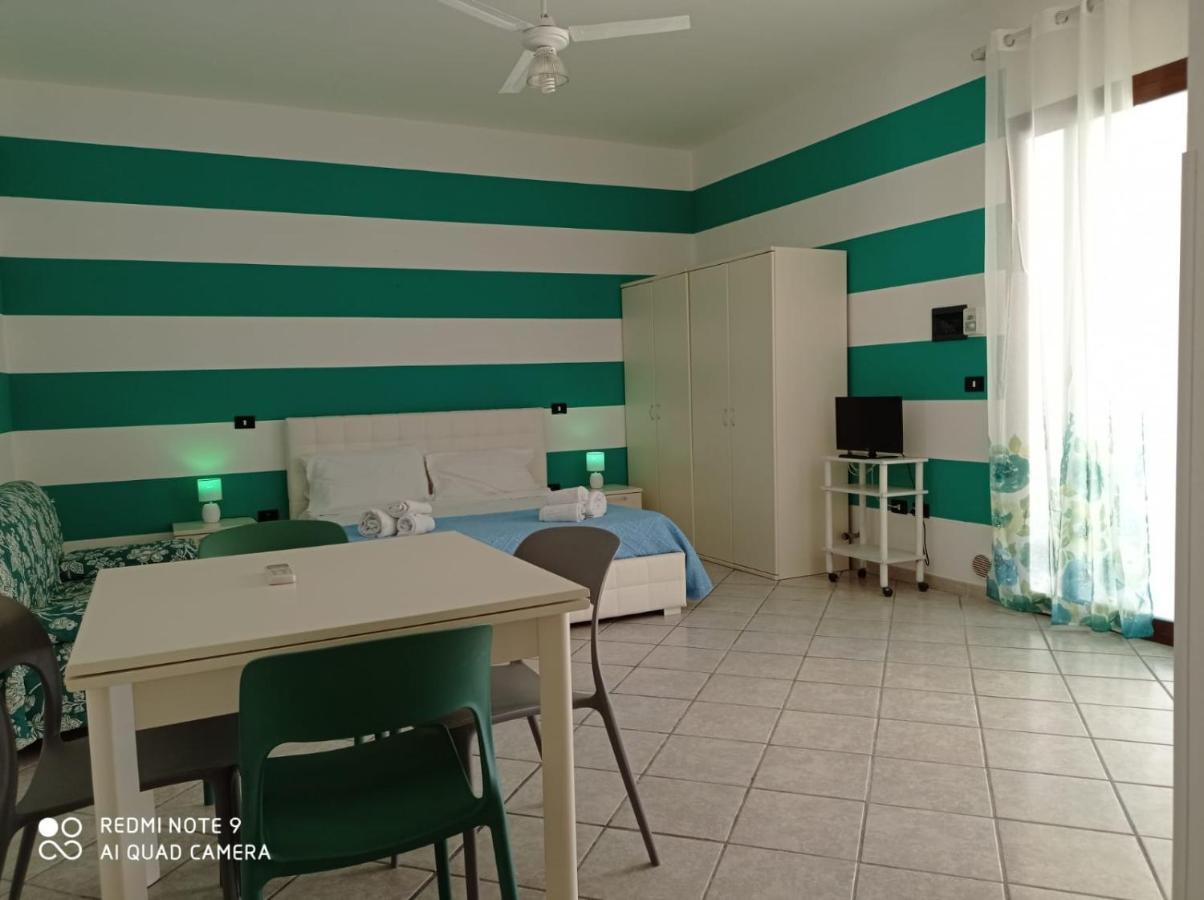 Ferienwohnung Corte Nel Borgo Minervino di Lecce Exterior foto