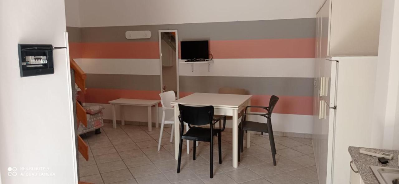 Ferienwohnung Corte Nel Borgo Minervino di Lecce Exterior foto